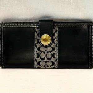 Vintage EUC Coach Black Leather Signature Wallet